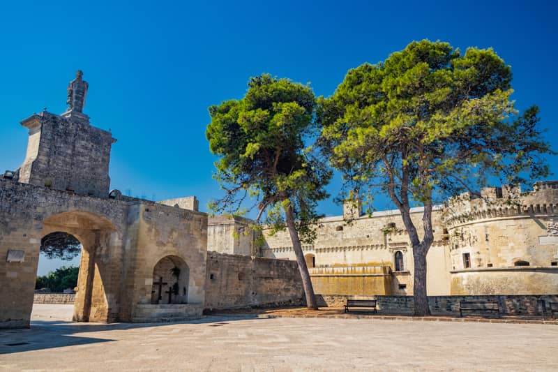 Acaya: La Città Fortezza - Masseria Mongio